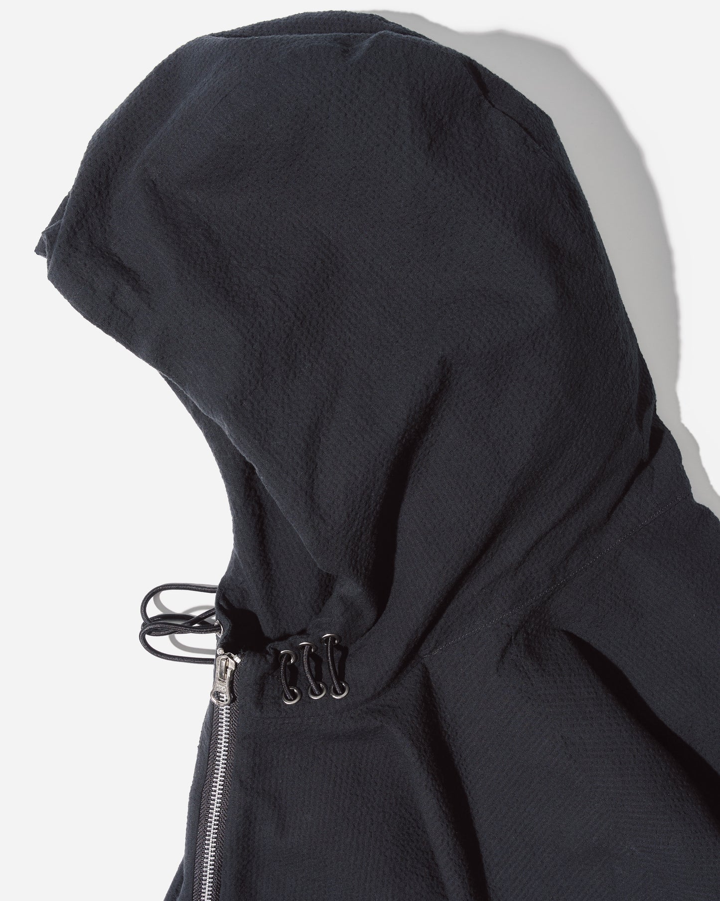 “STONEFISH” ZIP-UP HOODIE IN OBSIDIAN SEERSUCKER
