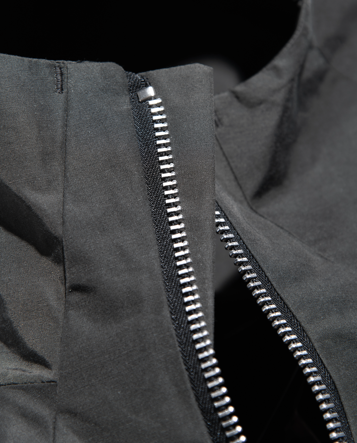 IRON ''VOID'' Headphone Hooded-Jacket