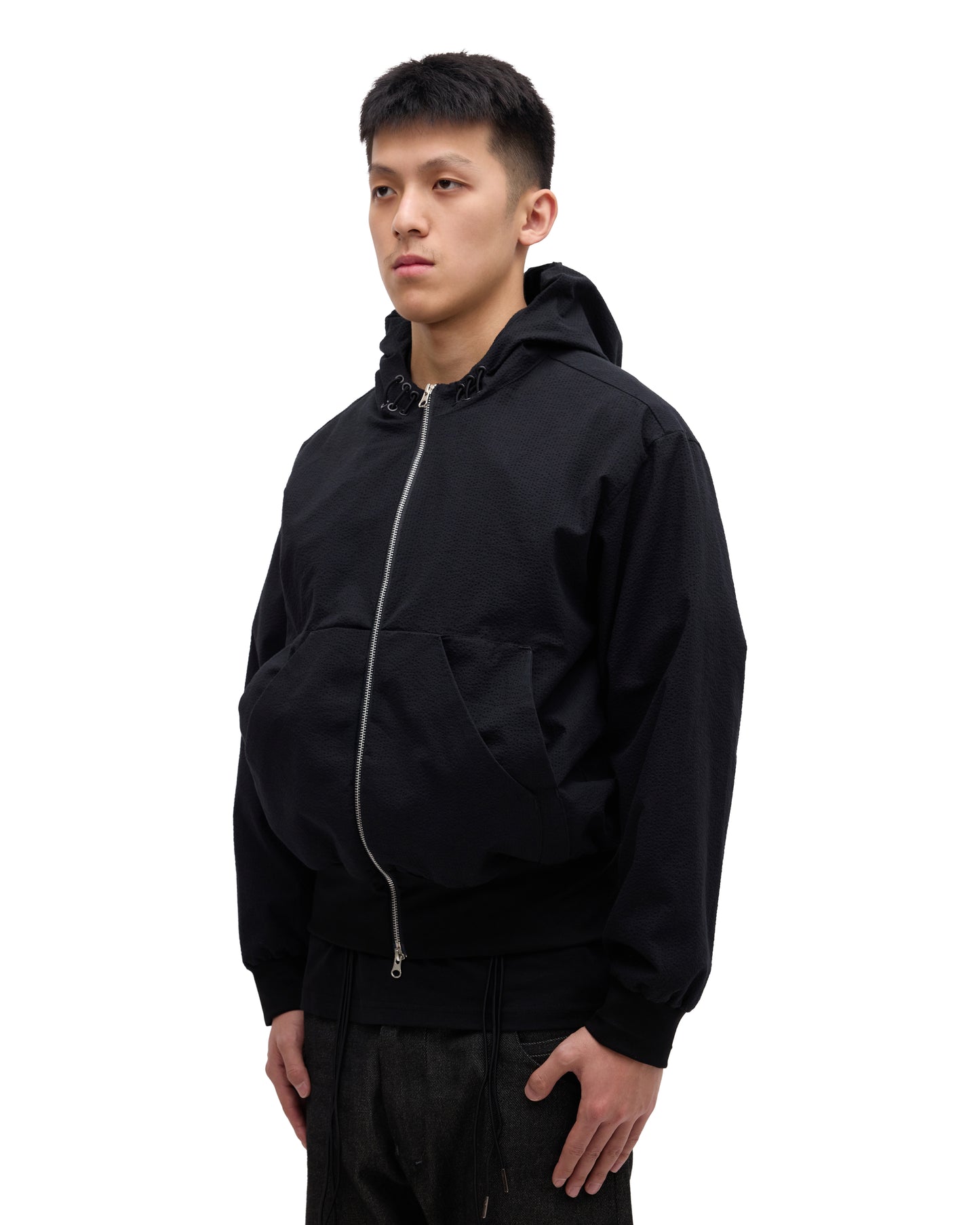 “STONEFISH” ZIP-UP HOODIE IN OBSIDIAN SEERSUCKER